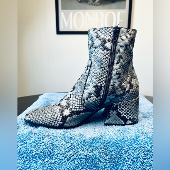 ELENA IACHI- SNAKE PRINT ANKLE BOOTS IN A SILVER, DARK GREY, A TOUCH OF BLACK - Picture 3 of 16